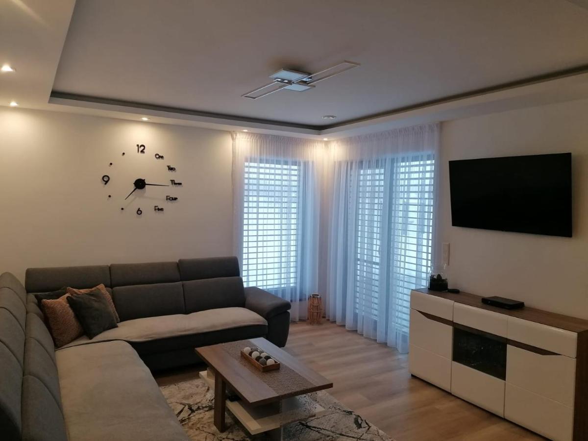 Villa Alex Велка Ломница Екстериор снимка